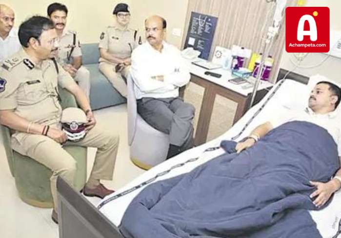 హైదరాబాద్ కాల్పుల ఘటన: డీసీపీ చైతన్యను పరామర్శించిన డీజీపీ శివధర్ రెడ్డి!