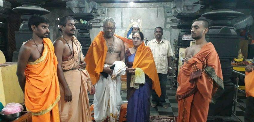 Retained high court jadge is visited to umamaheswara temple
